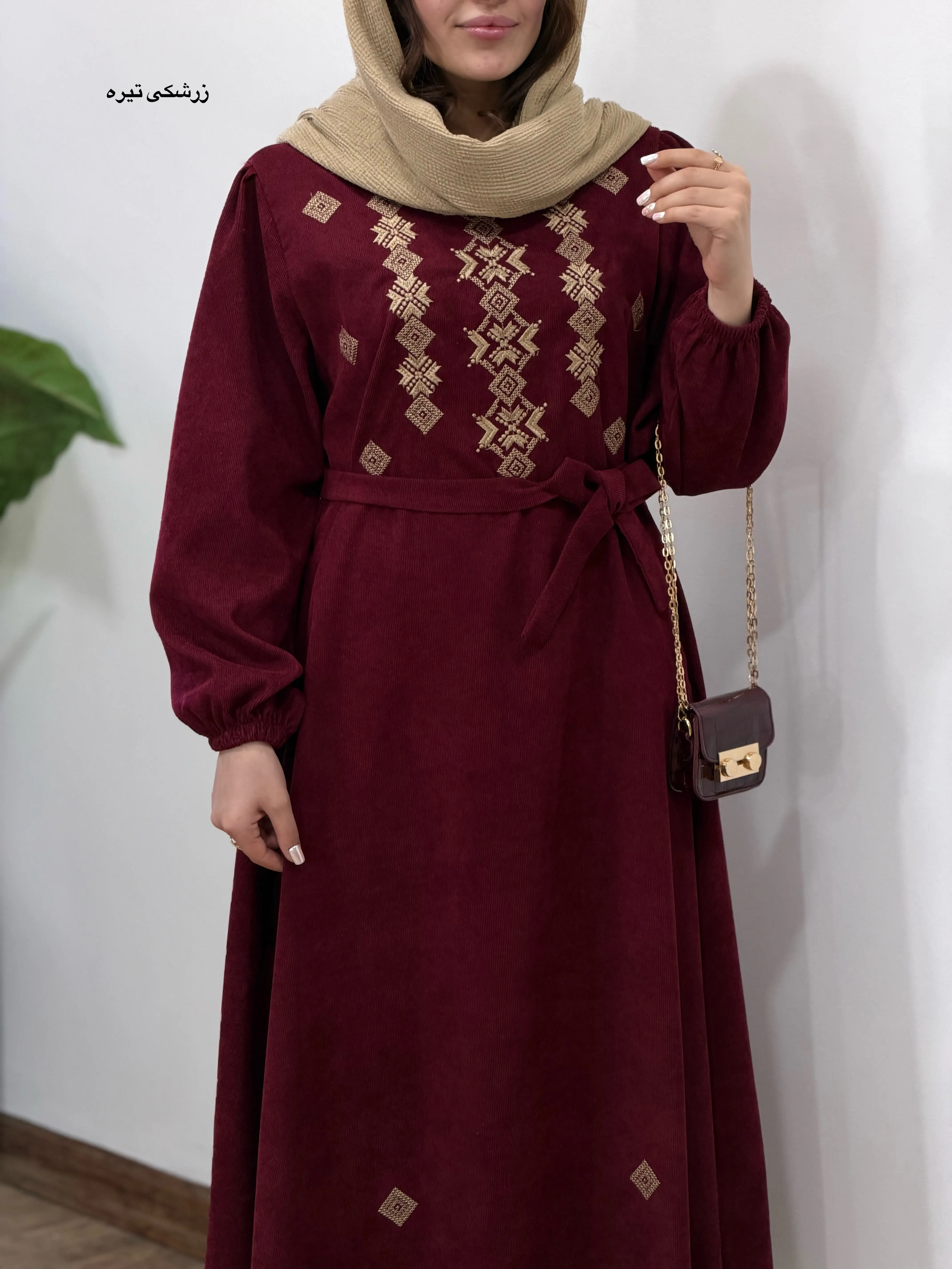 پیراهن مانتویی گلدوزی شیوا